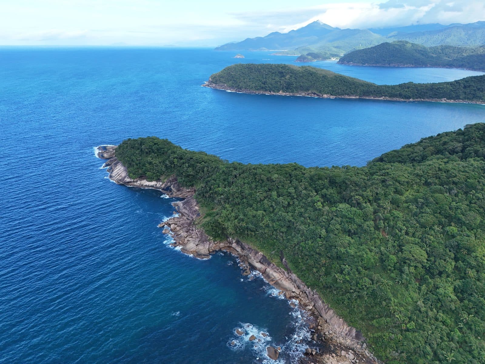 A ponta e a serra · Paraty, RJ